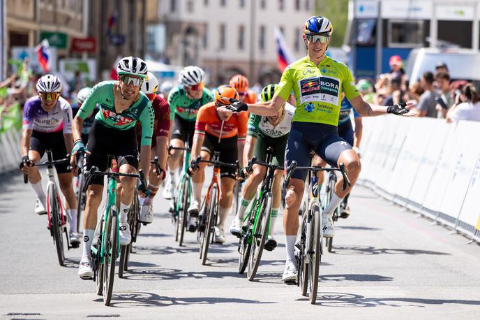 Laurence Pithie | Laurence Pithie je še drugič prikolesaril do zmage na letošnji dirki Po Sloveniji. V veliko pomoč mu je bil tudi tokrat Jan Tratnik. | Foto Jan Gregorc