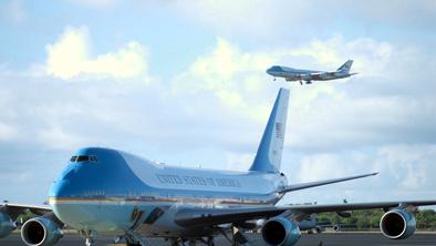 Air Force One – se bo prva dama ZDA z njim pripeljala domov? #video