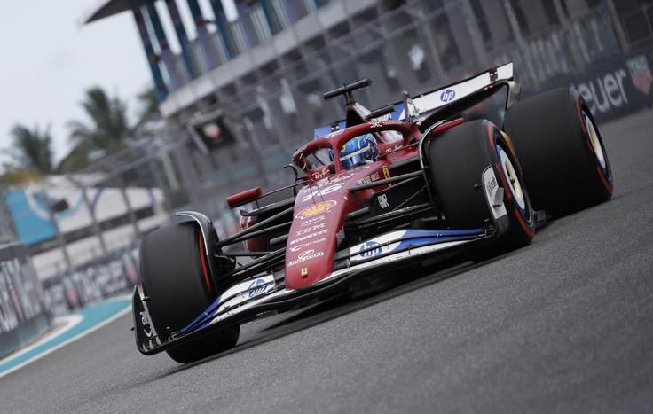 V Miamiju novo razočaranje za Ferrari. Zbrali so le deset točk. | Foto: Reuters