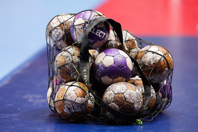 Slovenski mladi upi s prvega mesta v četrtfinale SP!