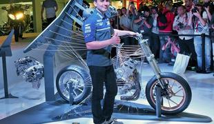 Yamaha s trivaljnikom