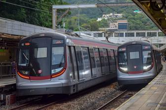 Vlak na Kitajskem povozil 11 železniških delavcev