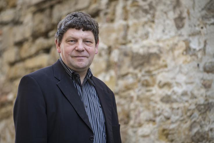 "Zavedati se moramo, da so svetniki zgledi človeškosti in izpolnjenega življenja, vrhunec duha v narodu. V času, ko je med nami veliko teme in zla, sijejo z dobrim in milostjo." | Foto: Bojan Puhek