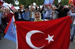 Erdogan po zmagi na volitvah napovedal konsenz glede nove ustave