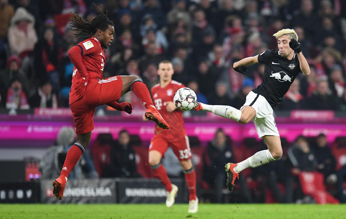 Kevin Kampl vs Bayern München | Kevin Kampl se je takole bojeval pri Bayernu v Münchnu. Njegov Red Bull Leipzig je izgubil z 0:1. | Foto Reuters