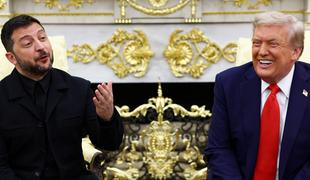 Zelenski Trumpovemu novinarju: Nosite isto obleko. Jaz sem se preoblekel, vi pa ne.