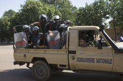 AU dala vojski Burkine Faso dva tedna za vzpostavitev civilne oblasti