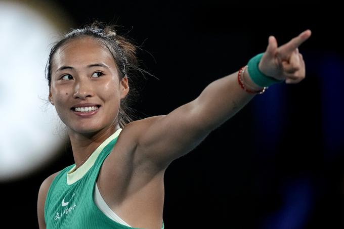 Qinwen Zheng, ki je postavljena kot 12. nosilka turnirja, je izločila Rusinjo Ano Kalinskajo in si zagotovila prvi polfinale na turnirjih za grand slam v karieri. | Foto: Guliverimage