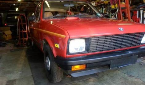 Zastava yugo v ZDA že klasika, Američan ga prodaja za sedem tisočakov