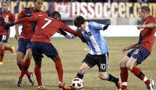 Messi osmešil Bocanegro (video)