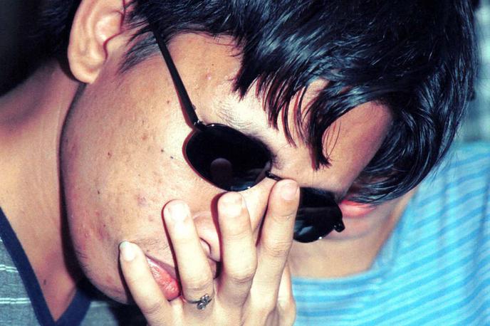 Onel de Guzman | Onel de Guzman 11. maja 2000 ob prihodu na tiskovno konferenco, na kateri je priznal, da je mogoče, da je on v splet poslal zloglasni virus ILOVEYOU, ki je povzročil kolaps desetine svetovnega interneta. | Foto Reuters