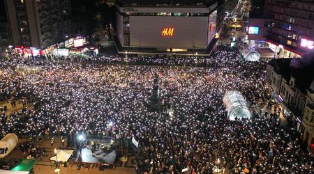 Po 18-urnem protestu napovedali novega. Vučić: Podpora vam pada.