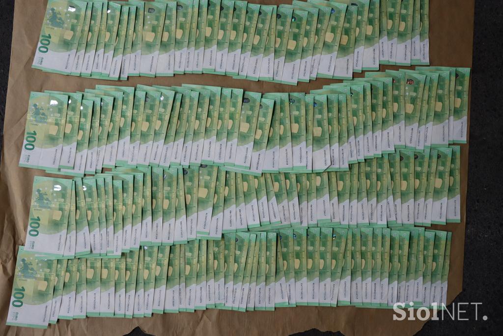 Zasežena večja količina prepovedanih drog