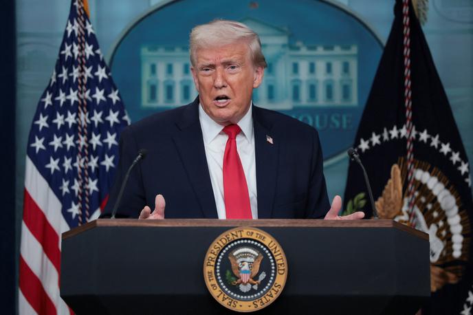 Donald Trump | "Upam, da vas ne dolgočasim," je izjavil Donald Trump, ko so ameriške televizije začele postopoma izklapljati neposreden prenos in se posvetile analizam povedanega. | Foto Reuters