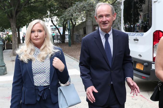 Virginia Giuffre je Epsteina in Maxwellovo obtožila trgovine za spolne usluge in zlorabe mladoletnic, prav tako pa trdi, da jo je kot mladoletnico spolno zlorabil britanski princ Andrew. | Foto: Reuters