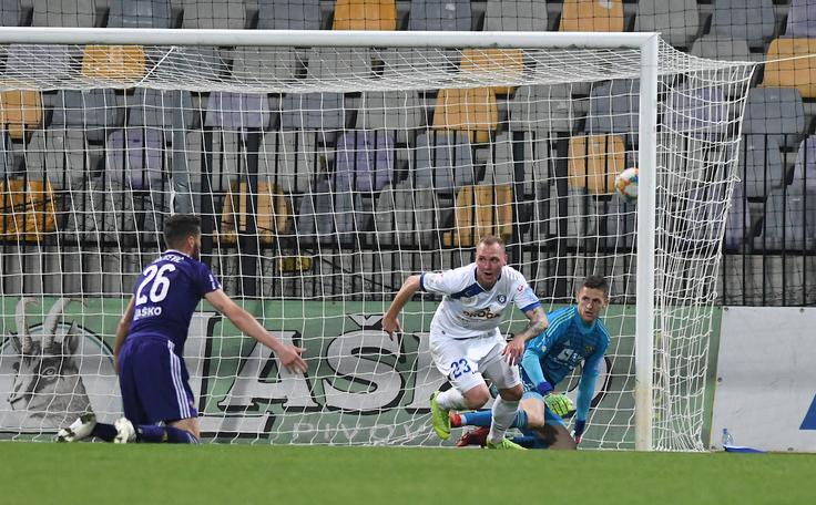 Žan Benedičič je v 82. minuti izenačil in utišal Ljudski vrt. | Foto: Miloš Vujinović/Sportida