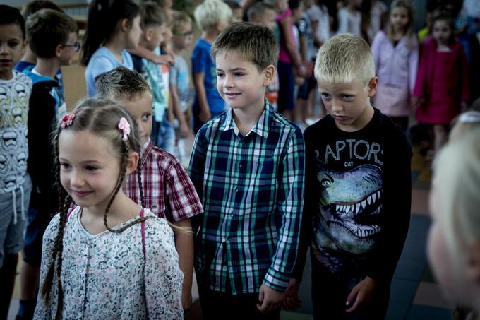 V hram učenosti smo pospremili šestletnega Tevža, ki je v družbi prijateljev iz vrtca pogumno prestopil osnovnošolski prag. | Foto: Ana Kovač
