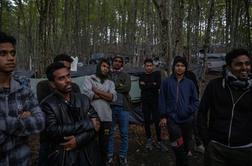 Oblasti BiH ob meji s Hrvaško našle migrantske družine z več kot 100 otroki