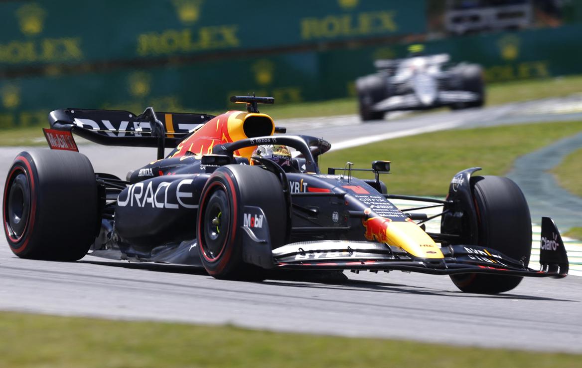Brazilija Verstappen Red Bull | Verstappen je v nedeljo v Braziliji osvojil šesto mesto. Perezu ga ni želel prepustiti. | Foto Reuters