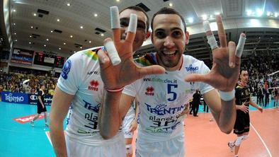 Nova Hoagova senzacija, Lipicer Samčeva na F4