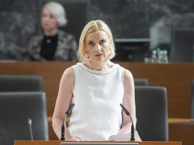 Mojca Pašek Šetinc izstopila iz SD. Pridružila se je stranki Antona Ropa in Urške Klakočar Zupančič.
