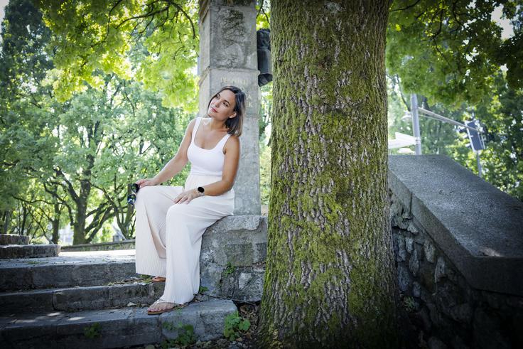 "Mislim, da gredo stvari trenutno v precej boljšo smer kot nekoč. Trend je po mojem mnenju boljši. Piše se veliko dobre glasbe in imamo odlične izvajalce." | Foto: Ana Kovač