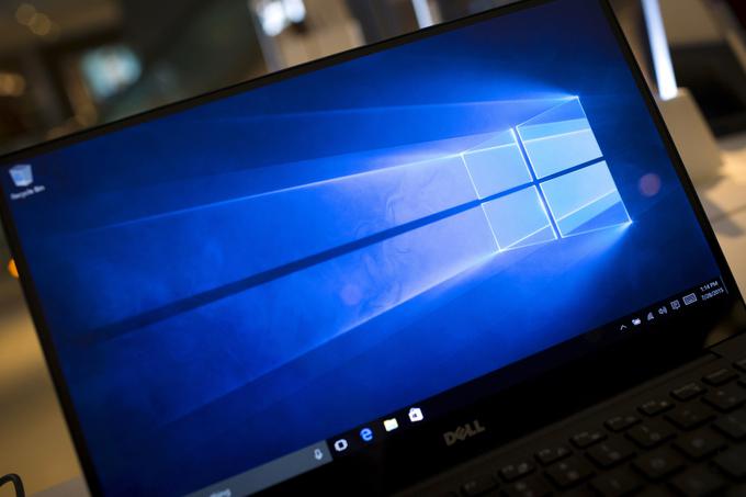 Microsoft Windows 10 opisuje kot svoj "zadnji" operacijski sistem. Do nadaljnjega bodo nove funkcije, tudi tiste tako prelomne, da bi nekdaj zaradi njih izšel nov operacijski sistem, Windows 10 preprosto dodajali prek posodobitev.  | Foto: Reuters