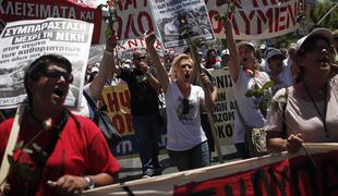 Grški javni sektor na ulicah proti novim odpuščanjem