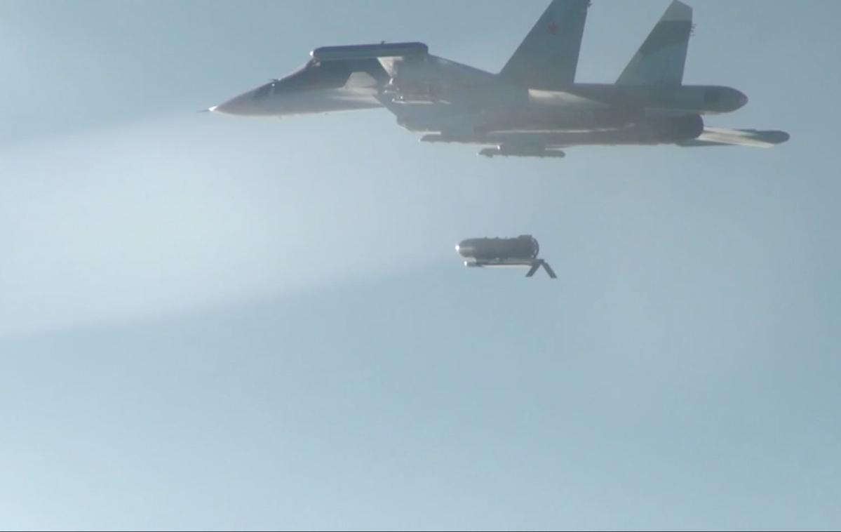 Ruska bomba FAB-3000 | Ruska bomba FAB-3000 s kompletom za jadranje, motorjem in dosegom 200 kilometrov. | Foto Reuters