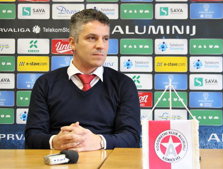 Oliver Bogatinov je debitiral na klopi Aluminija. | Foto: NK Aluminij