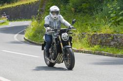 Kaj motociklom prinaša e-sklopka? Preverili smo v praksi. #foto