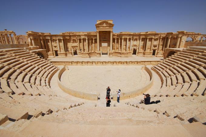 V starodavnem amfiteatru je IS izvajala tudi javne usmrtitve. | Foto: Reuters