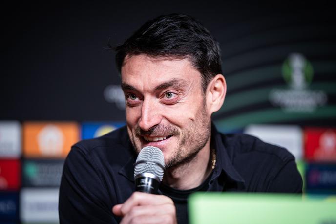 Albert Riera | Albert Riera je še drugič zapored popeljal Celjane v konferenčno ligo in zagotovil klubu izjemen zaslužek. | Foto Jure Banfi
