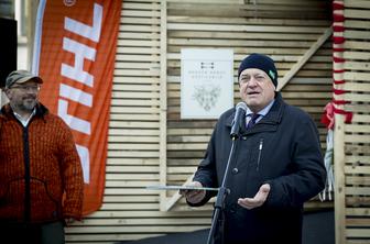 Stres: Janković ne dovoli pokopa umorjenih Romov na Žalah