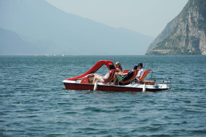 Turisti na Gardskem jezeru | Zlasti julija letos je bilo na Gardskem jezeru malo nemških turistov. | Foto Guliverimage