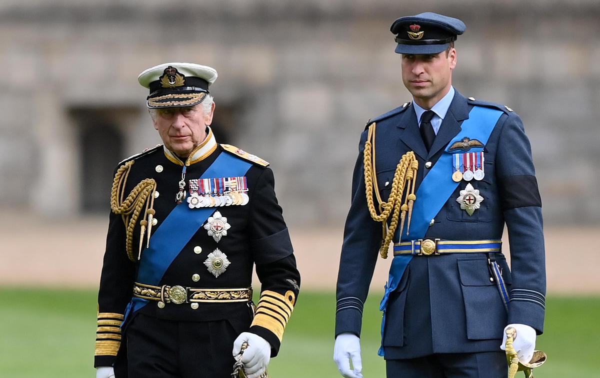 Kralj Karel III. in princ William | Danes 74-letni Charles je v sedemdesetih letih prejšnjega stoletja še kot prestolonaslednik ustanovil poseben sklad, s katerim je po navedbah francoske tiskovne agencije AFP do leta 2020 pomagal milijonu mladih, starih od 11 do 30 let, iz neprivilegiranih okolij. | Foto Guliverimage
