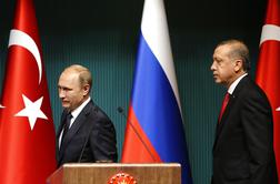 Rusija: Satelitski posnetki dokazujejo, da Turčija kupuje nafto od Islamske države