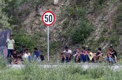 V spopadih med migranti v BiH posredovala policija
