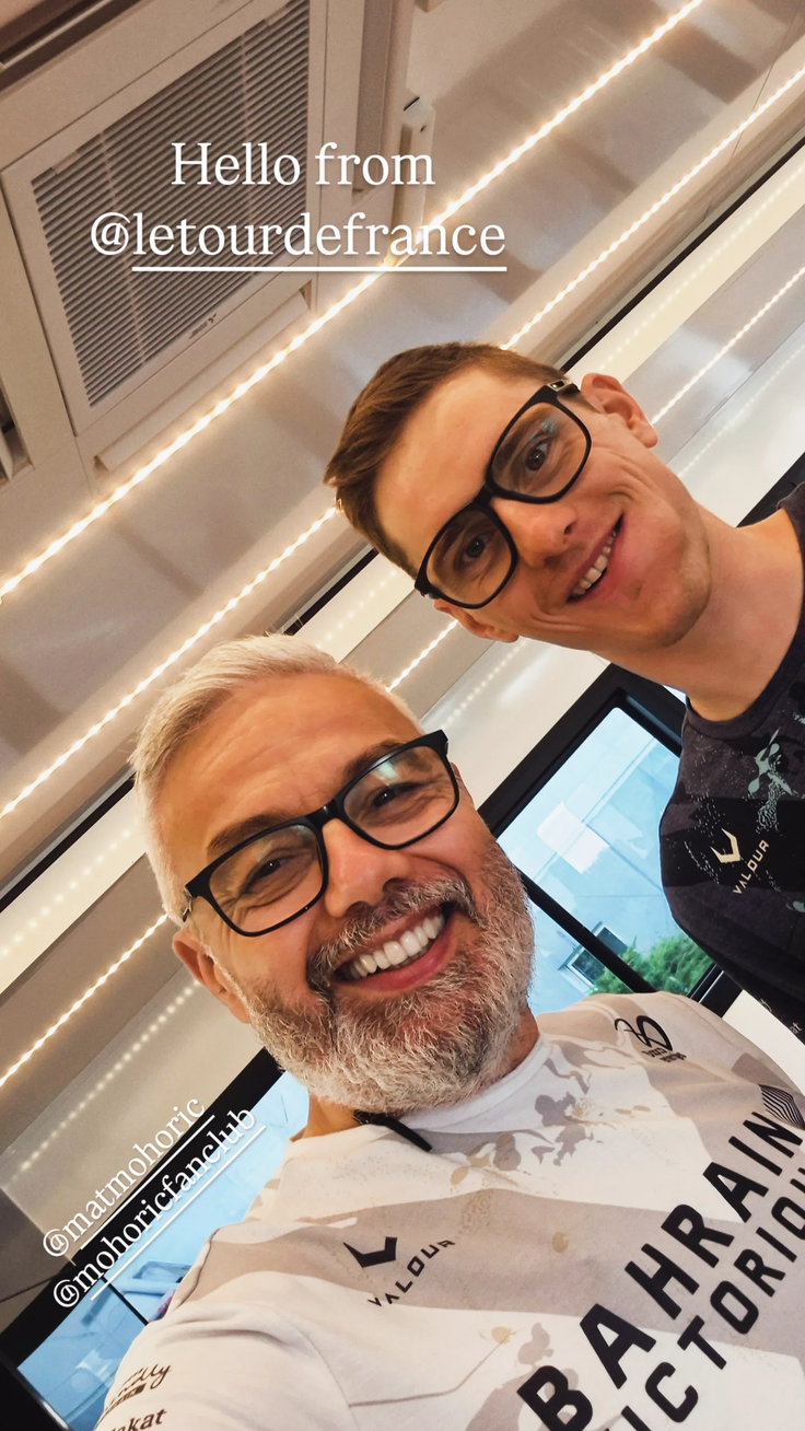 V družbi Mateja Mohoriča, enega od petih slovenskih kolesarjev v ekipi Bahrain-Victorious | Foto: Instagram