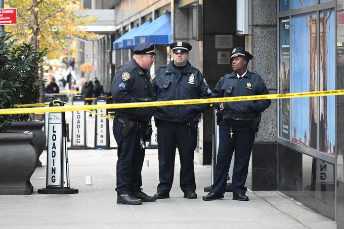 Newyorški policisti na kraju umora Briana Thompsona. | Foto: Guliverimage