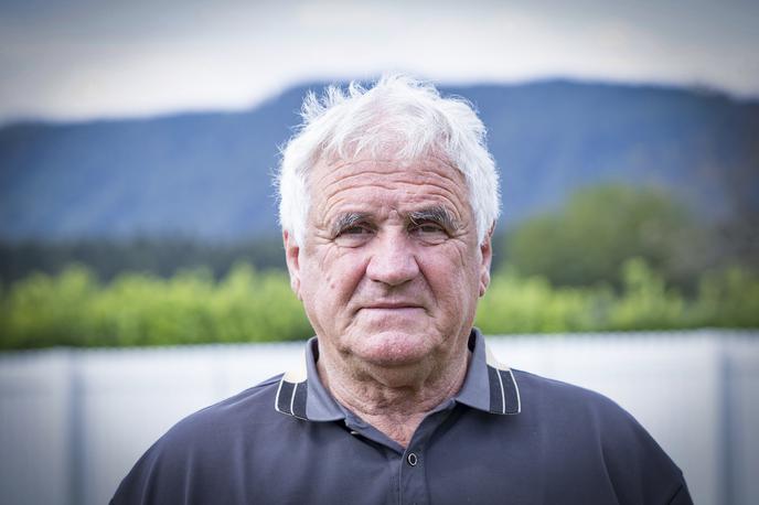 Bojan Prašnikar | Bojan Prašnikar je dedek, oče in mož, stik z nogometom pa ohranja prek funkcije predsednika Združenja nogometnih trenerjev Slovenije (ZNTS), kjer se trudi za lepšo prihodnost domačih strategov. Ima bogate izkušnje, s katerimi želi pomagati stanovskim kolegom. | Foto Ana Kovač