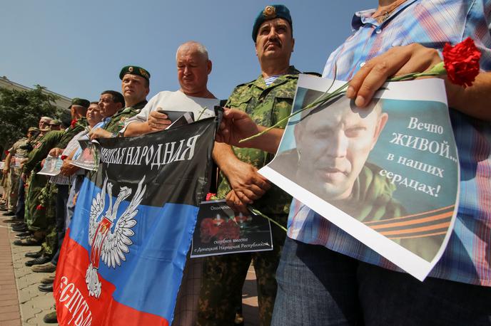 Pogreb Aleksandra Zaharčenka | Od ubitega Aleksandra Zaharčenka se je v Donecku poslovilo več deset tisoč ljudi. | Foto Reuters