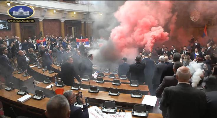 Zaradi dima se je aktiviral požarni alarm.  | Foto: Grgo Jelavic/Pixsell