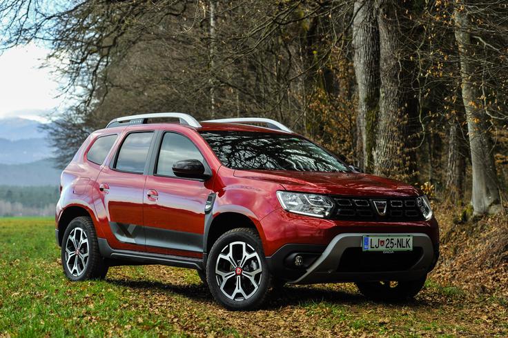 Dacia duster 1.4 TCe techroad Z 21-centimetrsko oddaljenostjo od tal je duster pripravljen za različico 4x4 in za naskok na teren. | Foto: Gašper Pirman