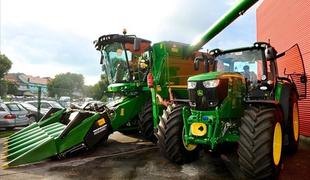V traktorje John Deere bo vgrajeno tudi slovensko znanje