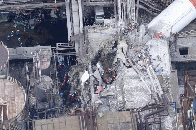 Japonska | Po podatkih vlade je potrjenih 13 smrtnih žrtev, hudo poškodovanih je najmanj sedem ljudi. | Foto Reuters