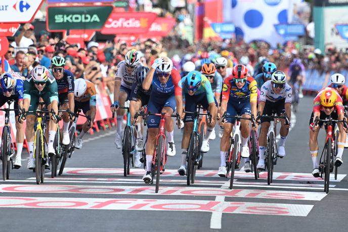 Bastien Tronchon | Mladi Francoz Bastien Tronchon je danes v zaključku desete etape presenetil sprinterske favorite. | Foto Guliverimage