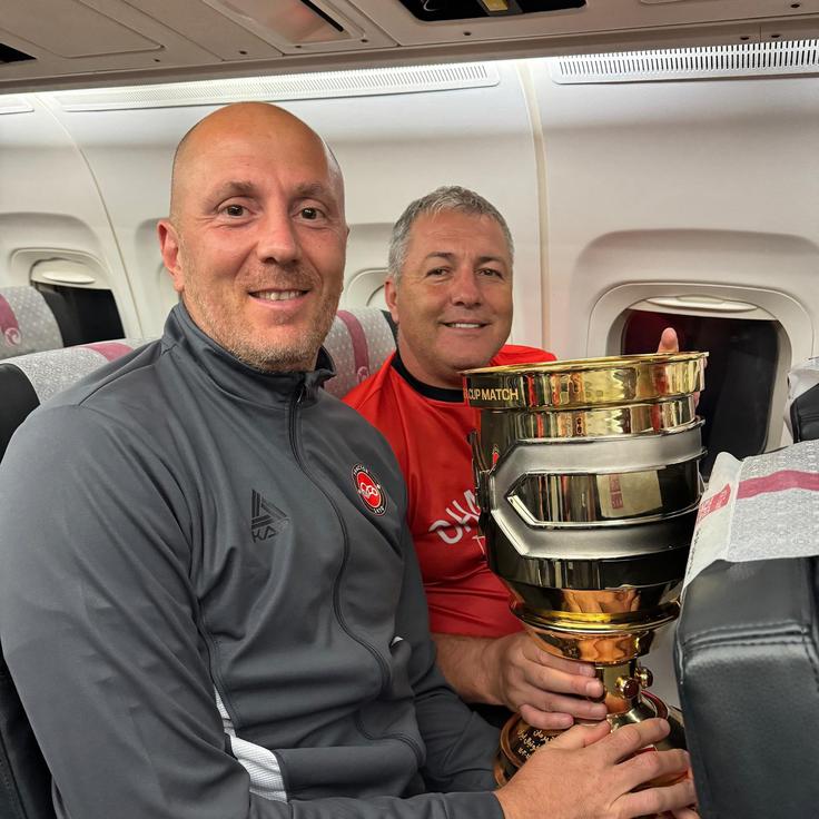 Tako je z Draganom Skočićem v letalu proslavljal superpokalno iransko lovoriko. | Foto: Osebni arhiv