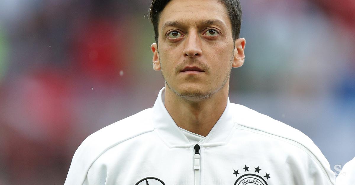 Özil nicht mehr für Deutschland wegen „Respektlosigkeit und Rassismus“.