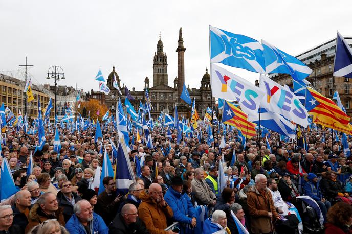 Shod za neodvisnost Škotske | Na zborovanju v Glasgowu se je danes zbralo okoli 20 tisoč ljudi, ki so zahtevali neodvisnost Škotske od Združenega kraljestva. | Foto Reuters